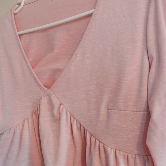 V Neck Ruffled Hem Long Sleeve Tee - Picture 2 of 4